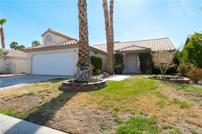 Building Photo - 4633 Califa Dr