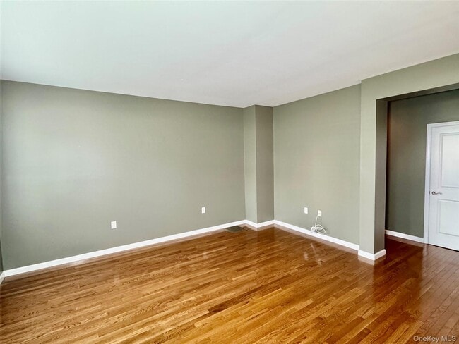 Building Photo - 19 Highrose Ridge Way