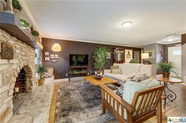 Building Photo - 13218 Villa Park Dr