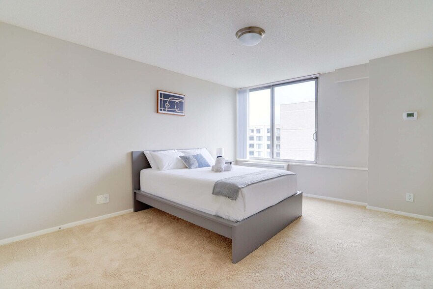 Building Photo - 2111 Richmond Hwy