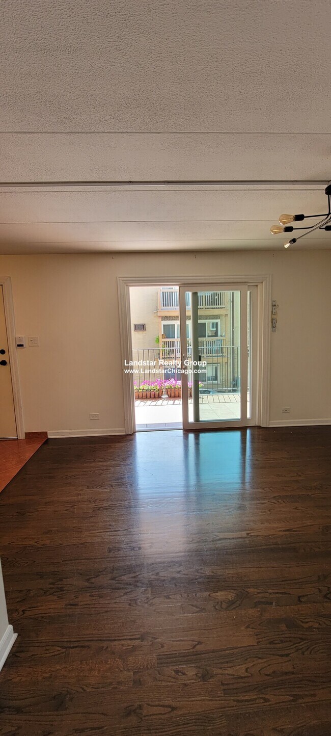 Building Photo - 10033 Irving Park Rd