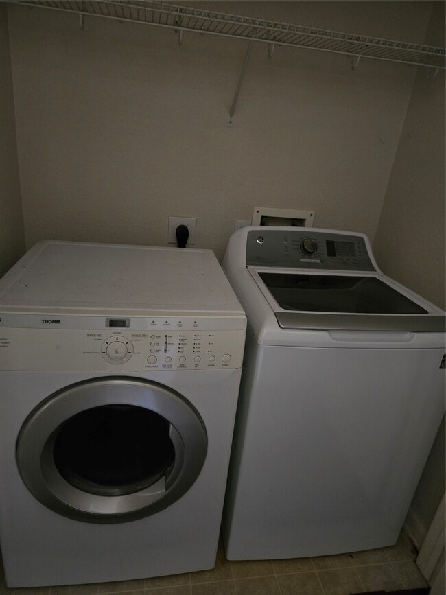 Building Photo - 22014 Orchard Dale Dr