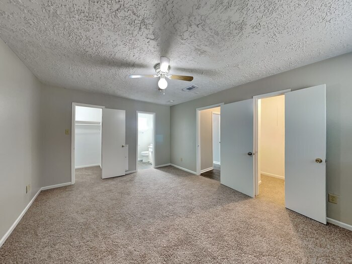 Building Photo - 23403 Verngate Dr