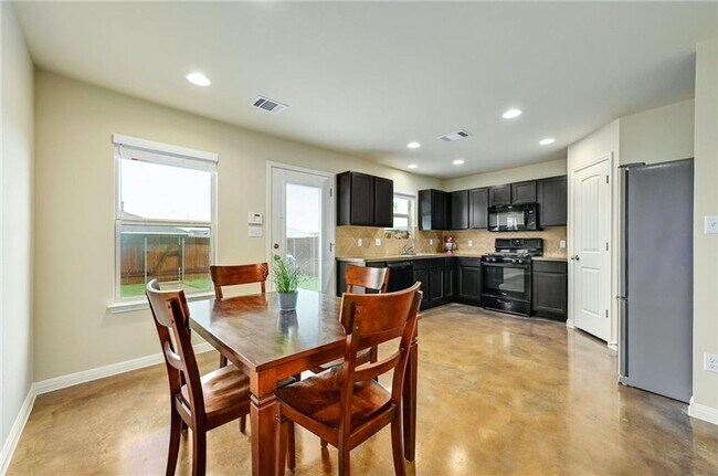 Building Photo - Beautiful Three Bedroom Home for Rent in Chaparral Crossing