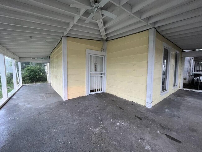 Building Photo - 3419 7th Ave