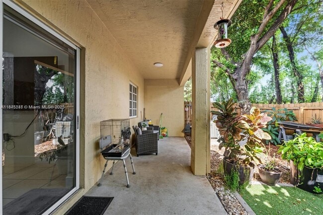 Building Photo - 3220 NE 11th Dr