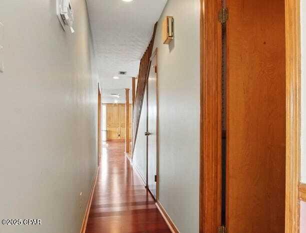Building Photo - 833 W Pierson Dr
