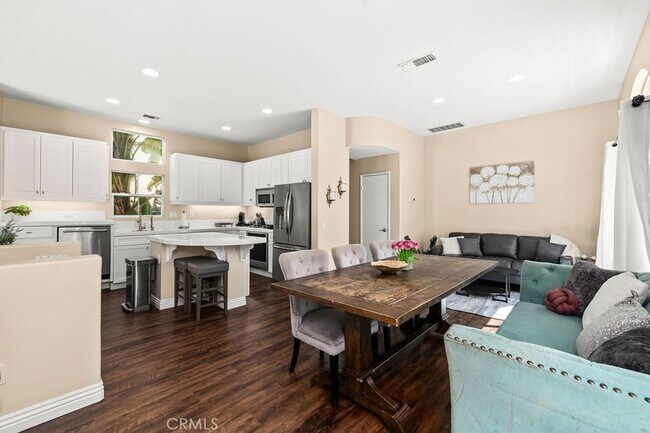 Building Photo - 205 Montana Del Lago Dr