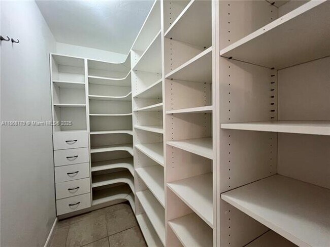 Building Photo - 155 Sunrise Dr