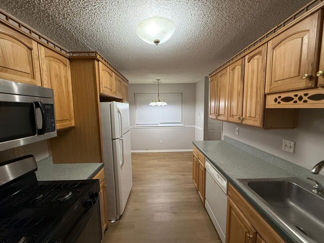 Building Photo - Beautiful 2-Bedroom, 1.5-Bath Home for Ren...