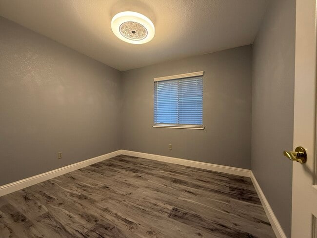Building Photo - 9131 Brienne Way