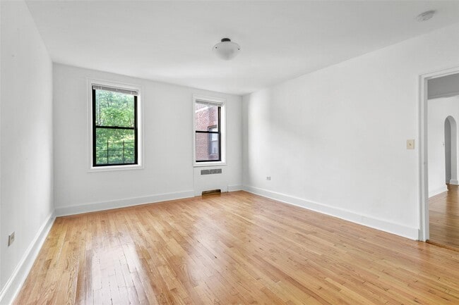 Building Photo - 325 Richbell Rd