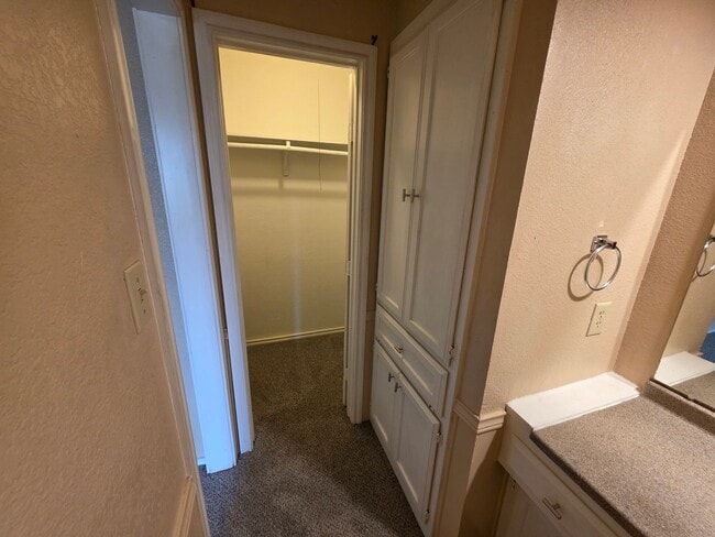 Building Photo - 4724 Berridge Ln