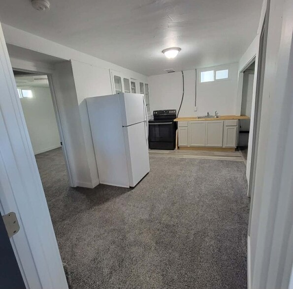 Building Photo - 129 W 100 S
