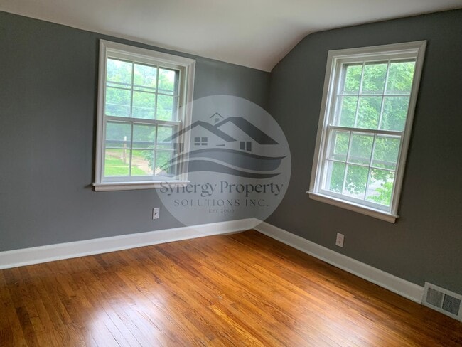 Building Photo - Coming Soon !3 Bedroom, Garage June 6th