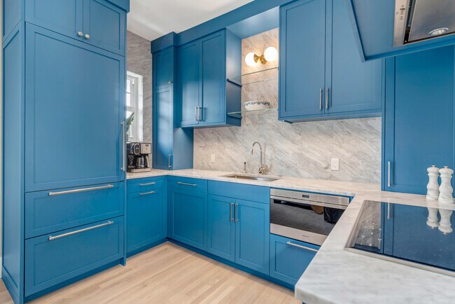 Building Photo - 146 Sunset Ave