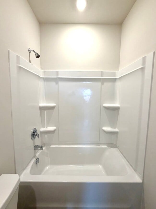 Building Photo - 900 Moray Ln