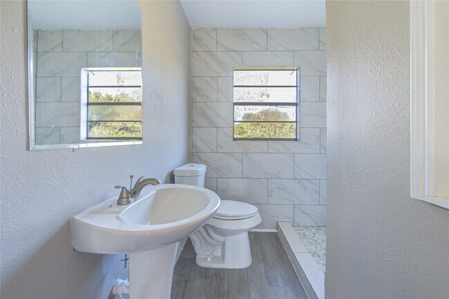 Building Photo - 3020 2nd Ave N