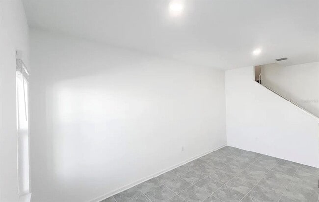 Building Photo - 2562 Skyline Lp
