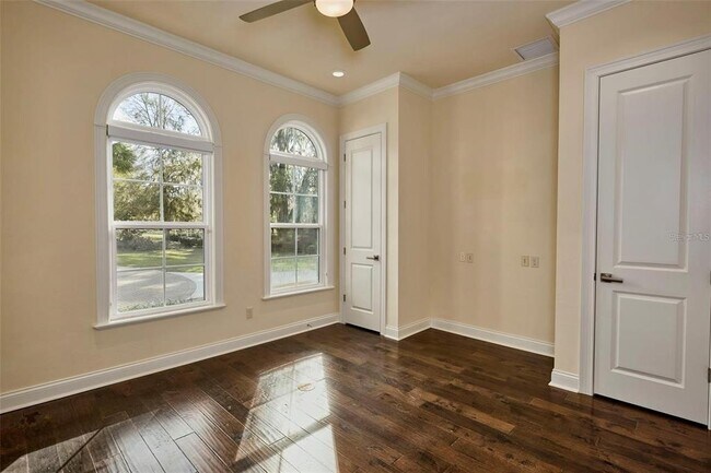 Building Photo - 8604 SW 31st Ave