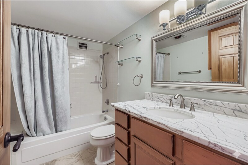 Building Photo - 14102 E Linvale Pl