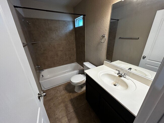 Building Photo - 618 Holliman Pkwy