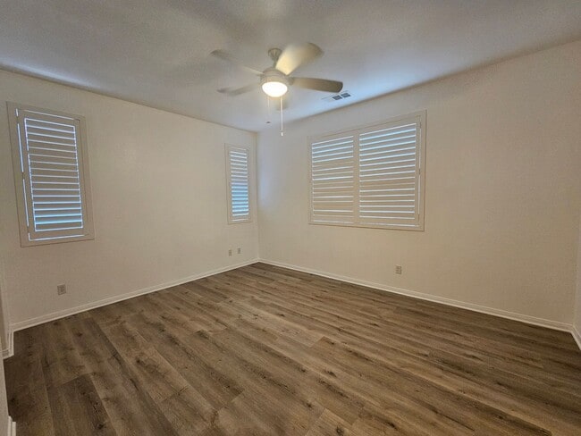 Building Photo - SENIOR 55+ COMMUNITY BEAUTIFUL 2BED/2BATH