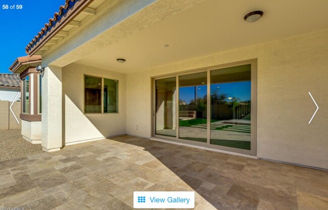 Building Photo - Stunning 5 BD, 4.5 BA home located in the ...