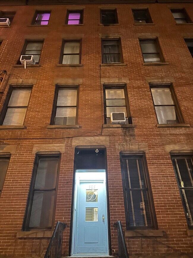 Building Photo - 505 Jersey Ave