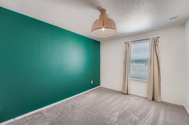 Building Photo - 5104 Lazy Ct Dr