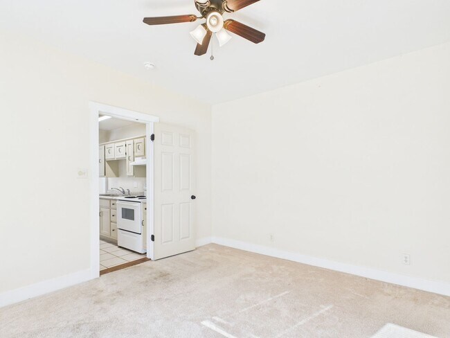 Building Photo - 512 Kraupahen St