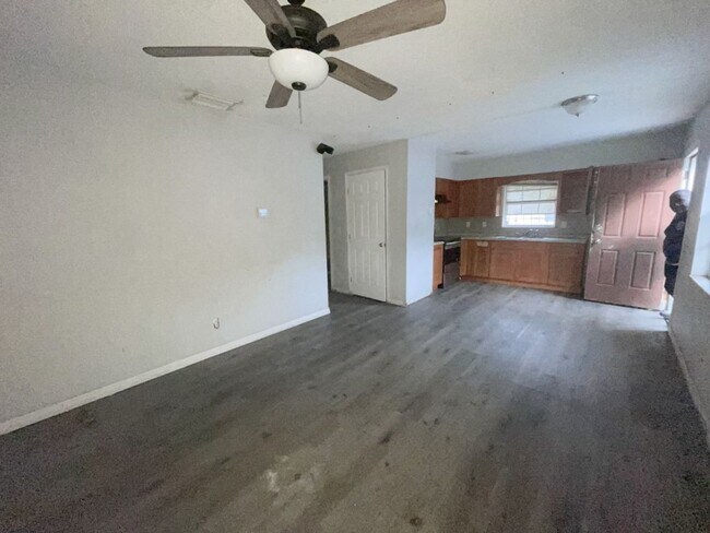 Building Photo - 1716 E Idell St