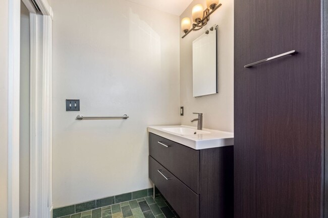 Building Photo - Charming Home in Garfield District – Renovated w/ Hardwood Floors, Granite Counters, In-Unit W/D ...