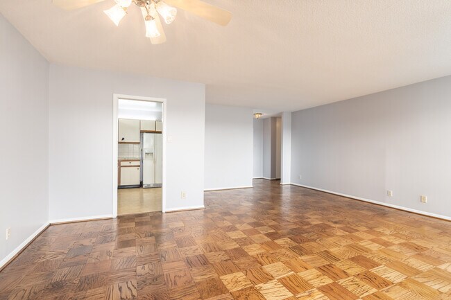 Dining Area - 5500 Friendship Blvd