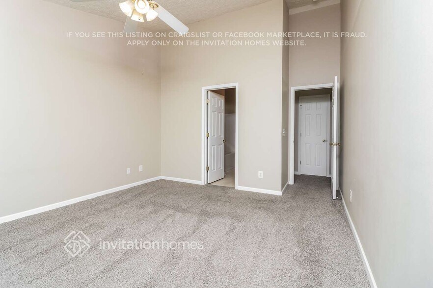 Building Photo - 302 Meadows Ln