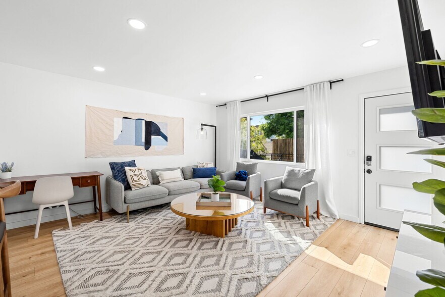 Building Photo - 321 N Gertruda Ave