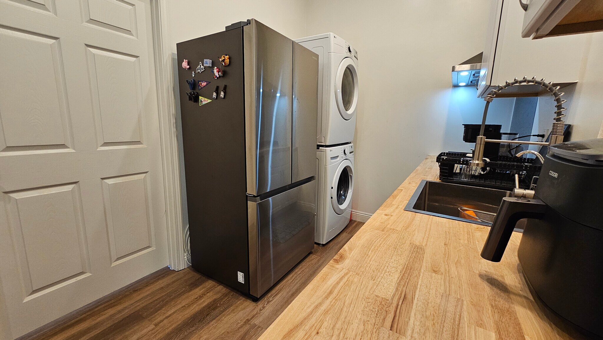 Kitchen - 2084 W 24th St