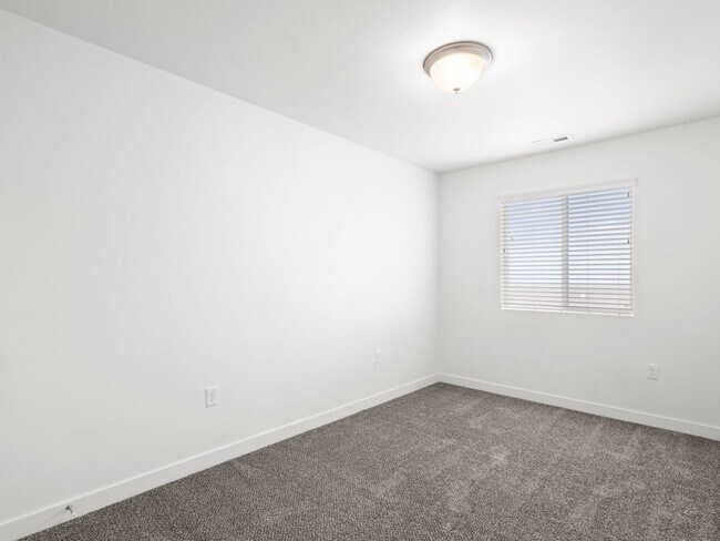 Building Photo - Lovely 3 bedroom home for rent in Herriman!