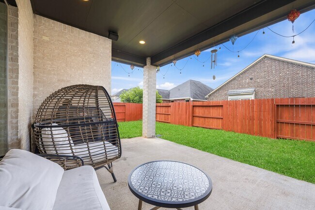 Building Photo - 2106 Stargrass Dr