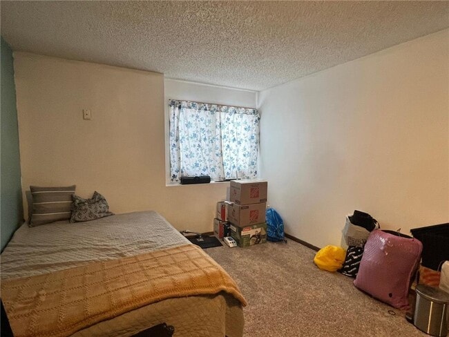 Building Photo - 520 Lake Summit Ct