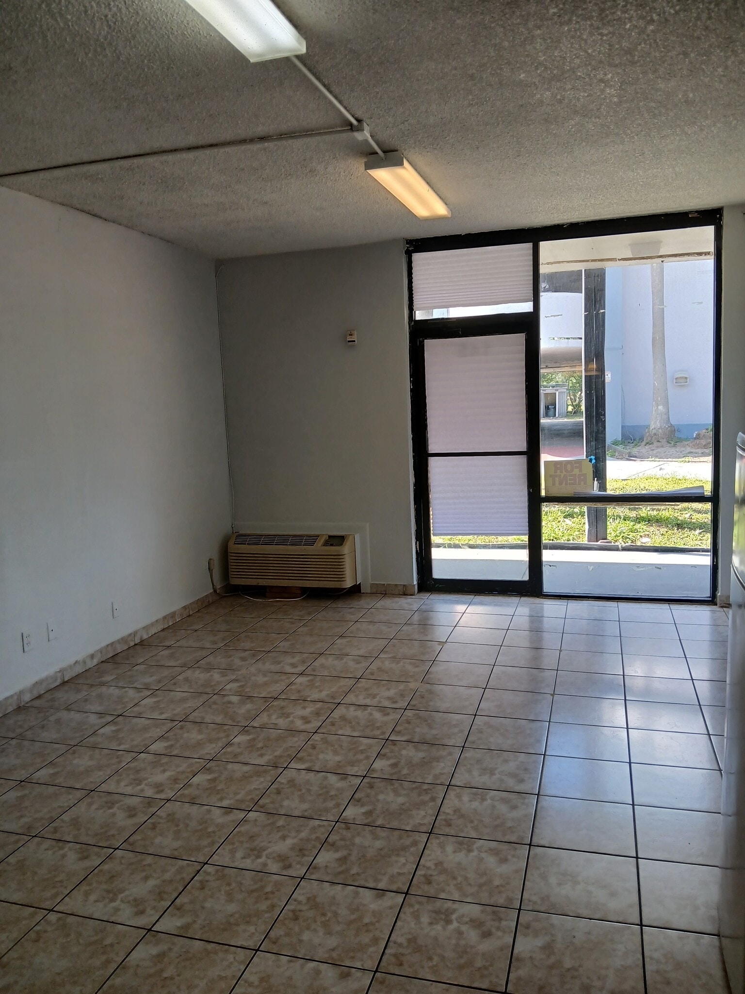 Building Photo - 8421 S Orange Blossom Trl