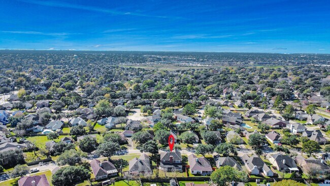 Building Photo - 14706 Cross Jct St