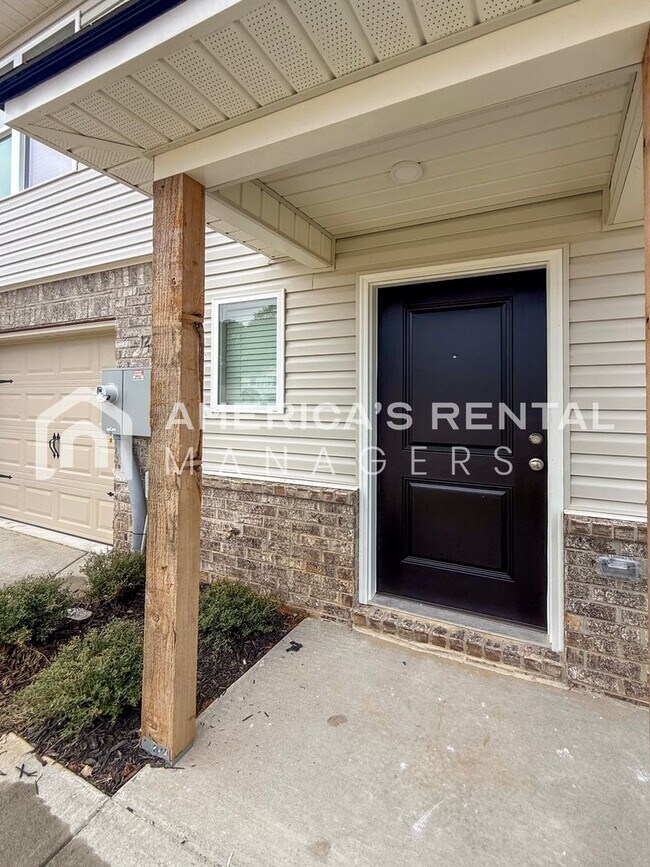 Building Photo - Home for rent in Lincoln! Available to View Now!!!