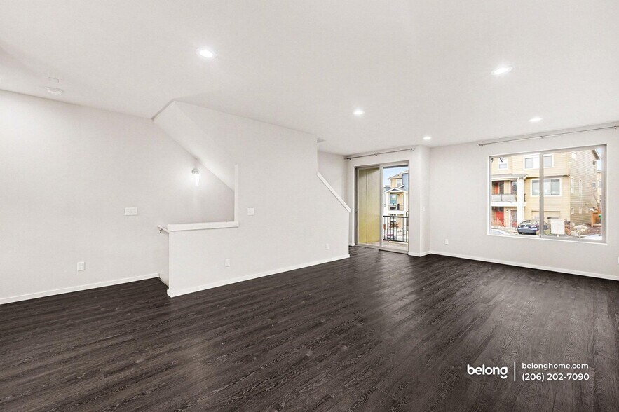 Building Photo - 1049 SW 99th Pl