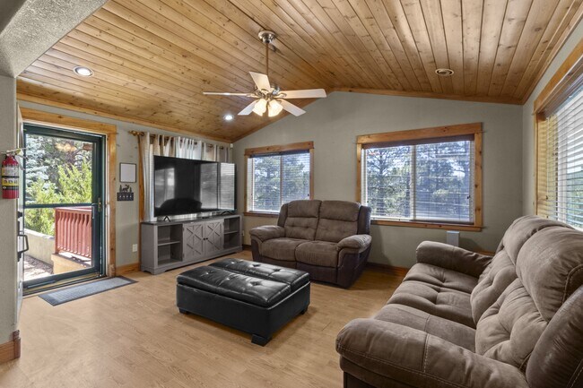 Building Photo - 307 Heath Dr