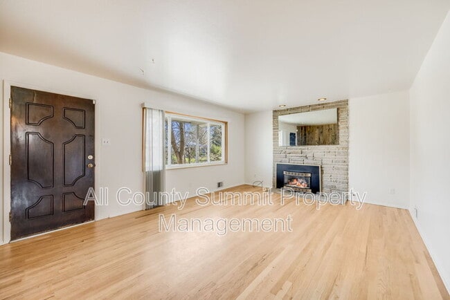 Building Photo - 2299 Zinnia Way