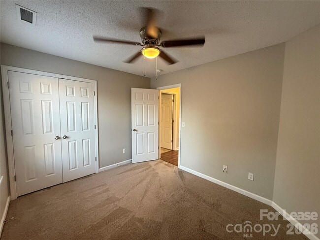 Building Photo - 142 Green Dragon Ct