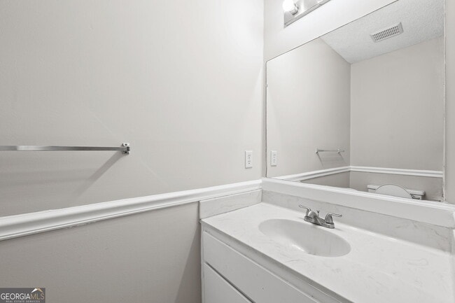 Building Photo - 5313 Waverly Trce