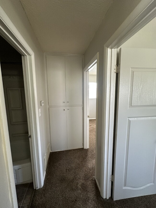 Building Photo - 3423 W Good St