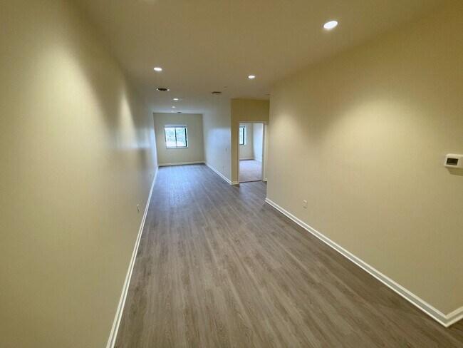 Building Photo - Luxurious 1-Bedroom Apartments in Downtown Schenectady!